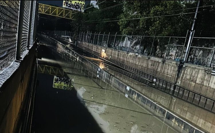 Continúa sin servicio Línea A del Metro tras fuertes lluvias del domingo