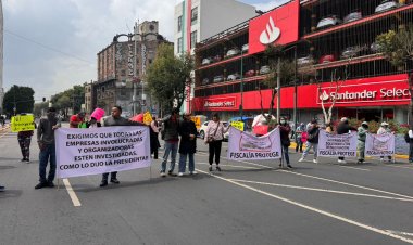Padre de periodista fallecida en AXE Ceremonia acusa a fiscalía de encubrimiento 
