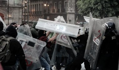Casi 100 policías resultaron lesionados durante eventos violentos en marcha del 2 de octubre