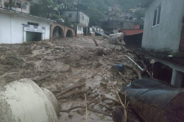 Antorcha instala centros de acopio para apoyar a damnificados de la sierra de Puebla afectados por las lluvias
