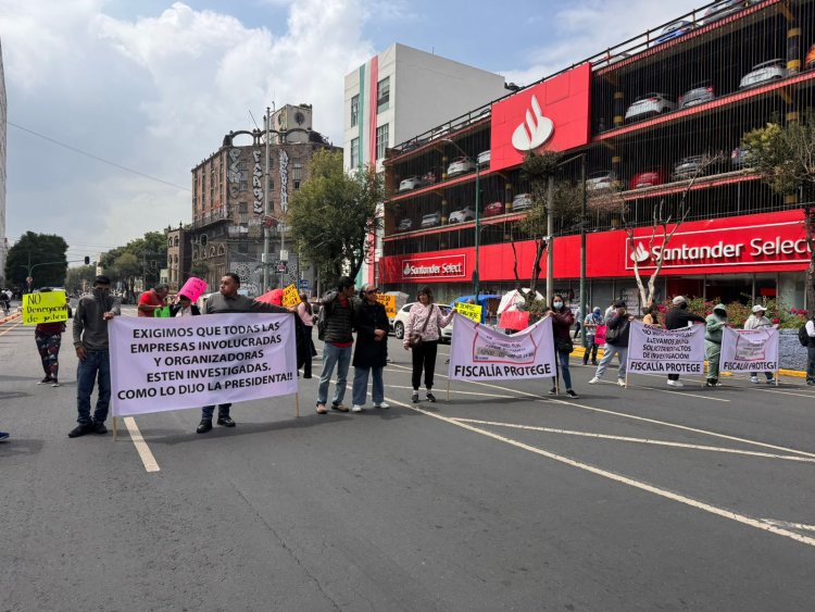 Padre de periodista fallecida en AXE Ceremonia acusa a fiscalía de encubrimiento 