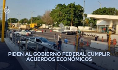 Productores de arroz bloquean la autopista Siglo XXI en Michoacán