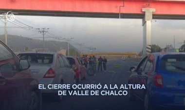 Policías bloquean la México-Puebla en protesta por falta de pagos