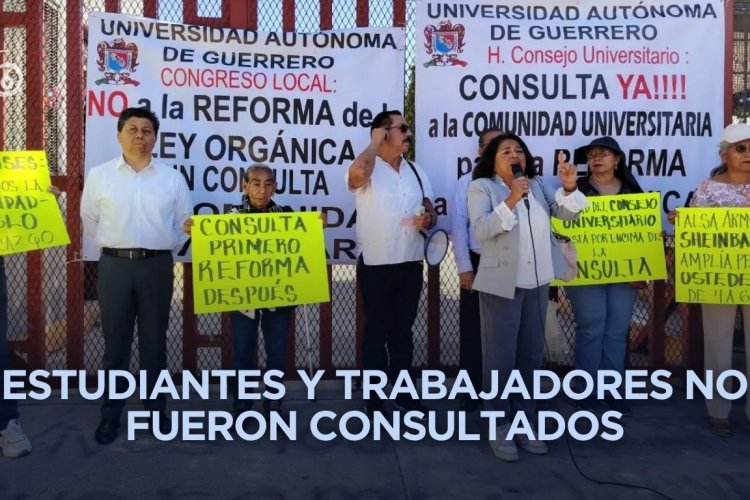 Protestan académicos de la UAGro en el Congreso del Estado