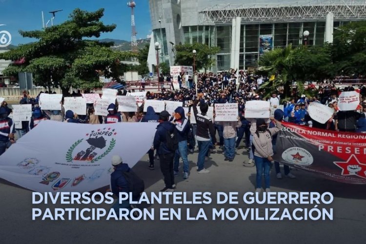 Marcha de normalistas en Chilpancingo logra diálogo con el titular de la SEG