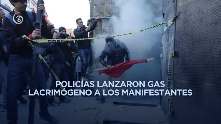 Movilización de la CNTE en el Zócalo termina en confrontación con policías de la CDMX