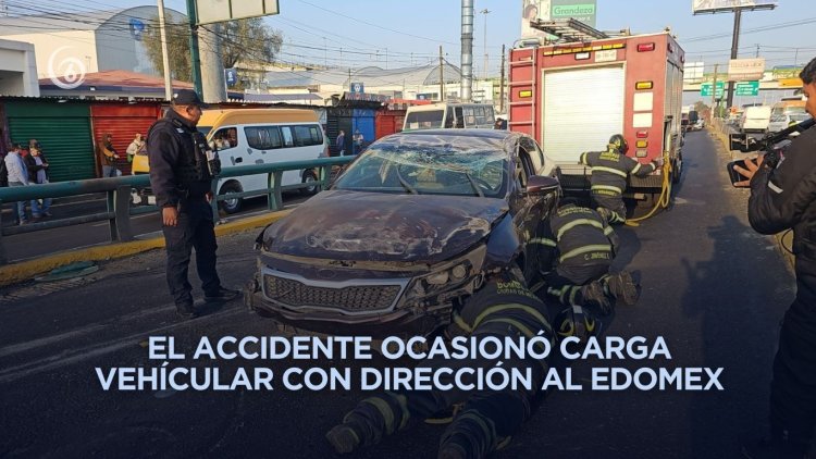 Joven se queda dormido y vuelca su vehículo cerca del Metro Santa Marta