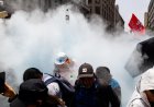 Policía dispersa con gas pimienta protesta de CNTE en CDMX