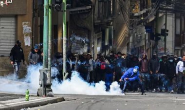 Marchas convulsionan Bolivia; exigen renuncia de presidente Paz