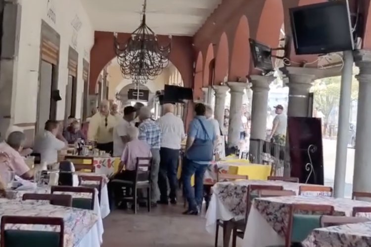 Protagonizan conflicto exfuncionario de Javier Duarte en restaurante de Córdoba