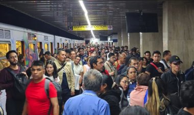 Metro se ve rebasado durante primer noche de nuevos cierres en Línea 2