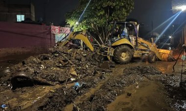 Muere hombre durante lluvias tras ser arrastrado por la corriente en Chalco