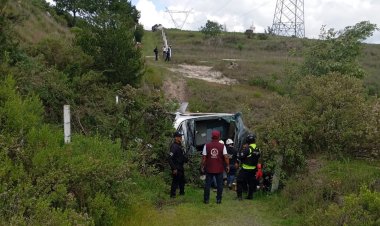 Volcadura de autobús en Almoloya de Juárez deja dos muertos y 11 lesionados