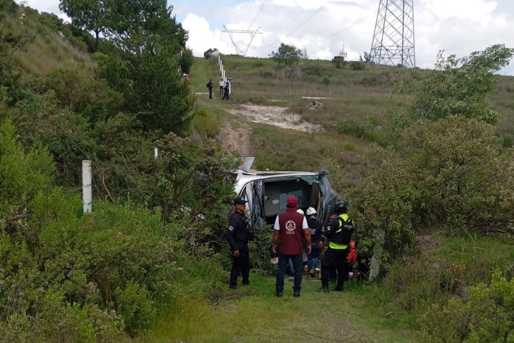 Volcadura de autobús en Almoloya de Juárez deja dos muertos y 11 lesionados