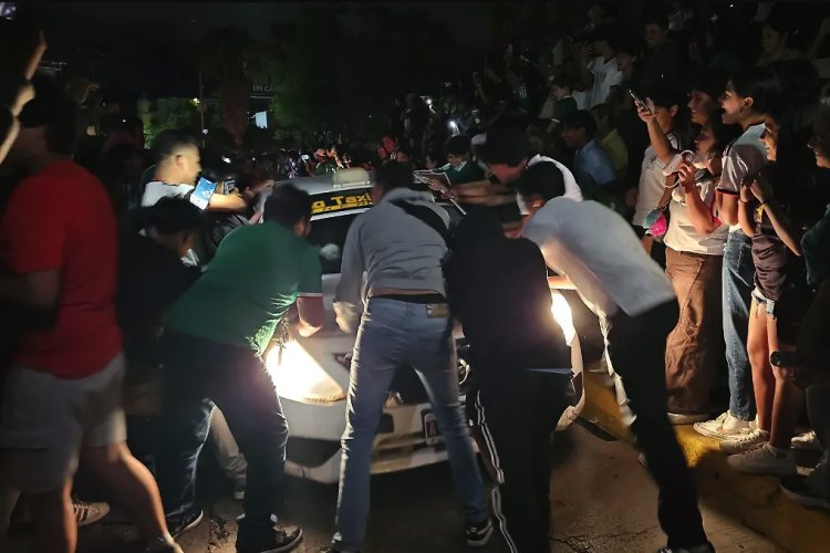 Dispersan con gas lacrimógeno a aficionados que celebraban triunfo de México en Chilpancingo