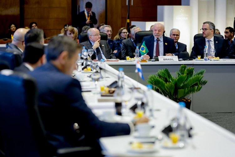 Lula advierte en cumbre del Mercosur que "nadie es dueño" de Sudamérica