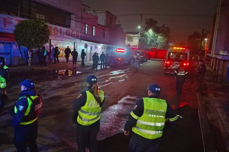 Evacúan a cientos de personas por fuga de gas en ducto de Pemex en Nezahualcóyotl